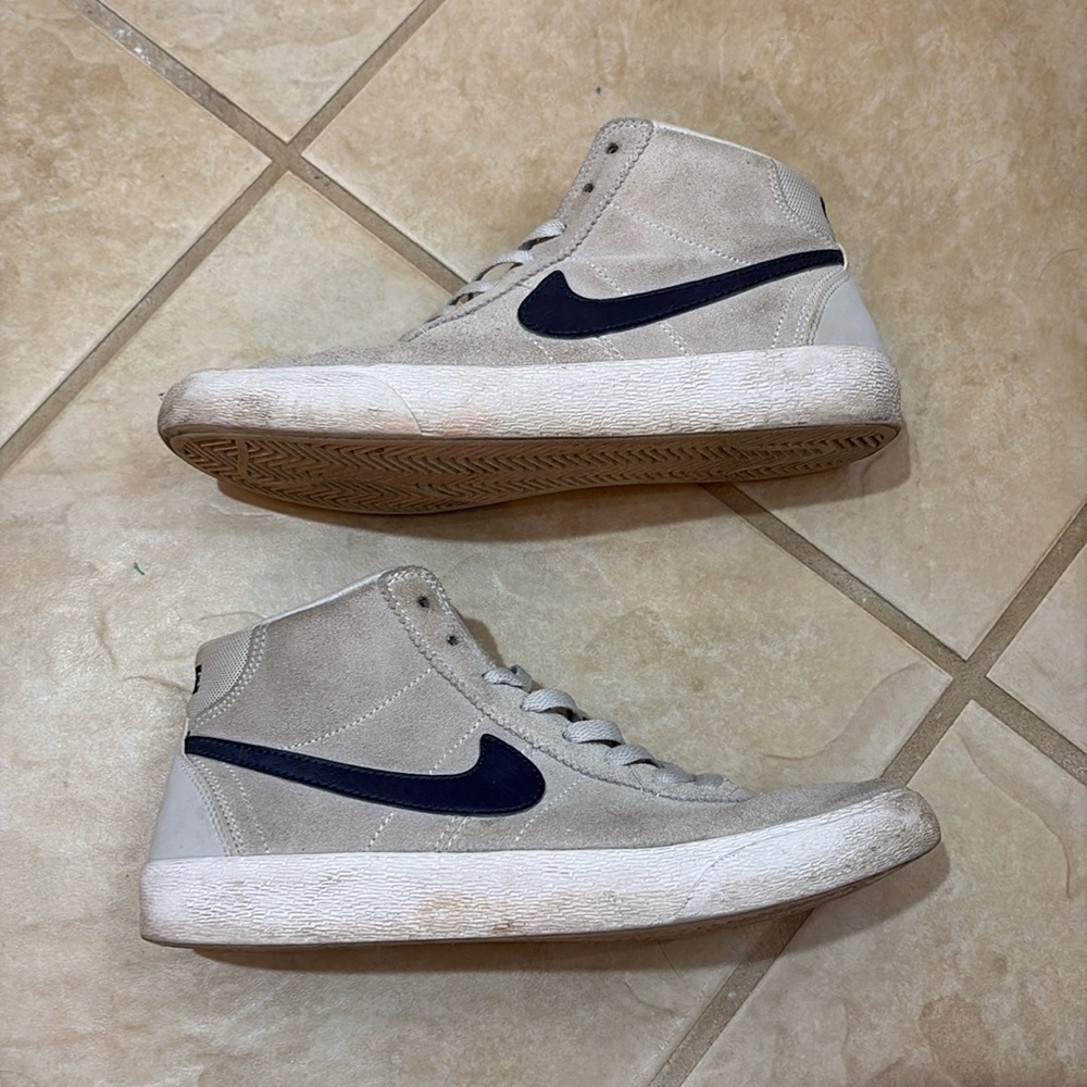Women’s high top Nike